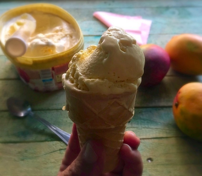 Фото к рецепту: Домашнее манговое мороженое