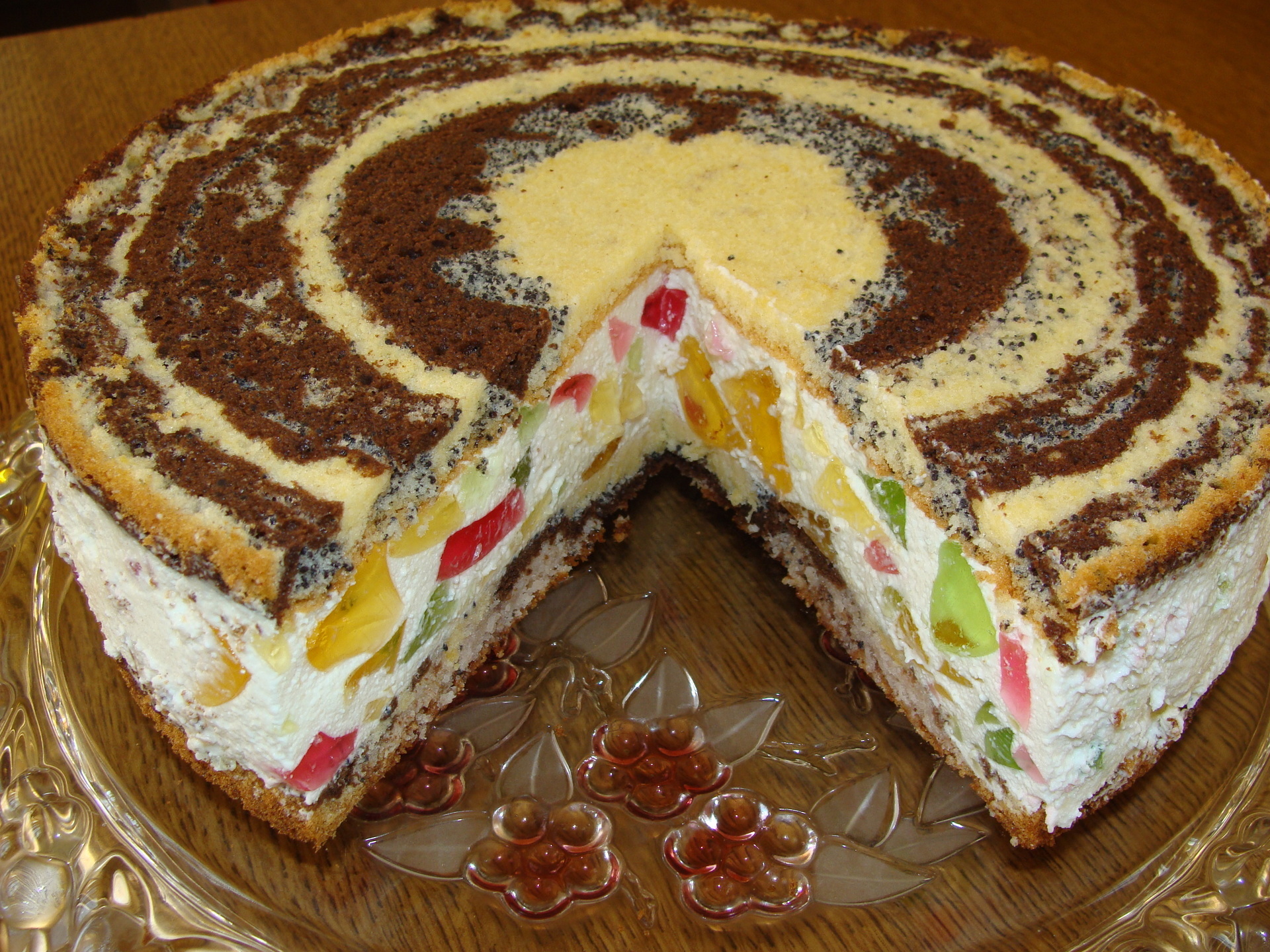 Фото к рецепту: Торт "цыганские тропы". очень вкусный и необычный. без украшения.