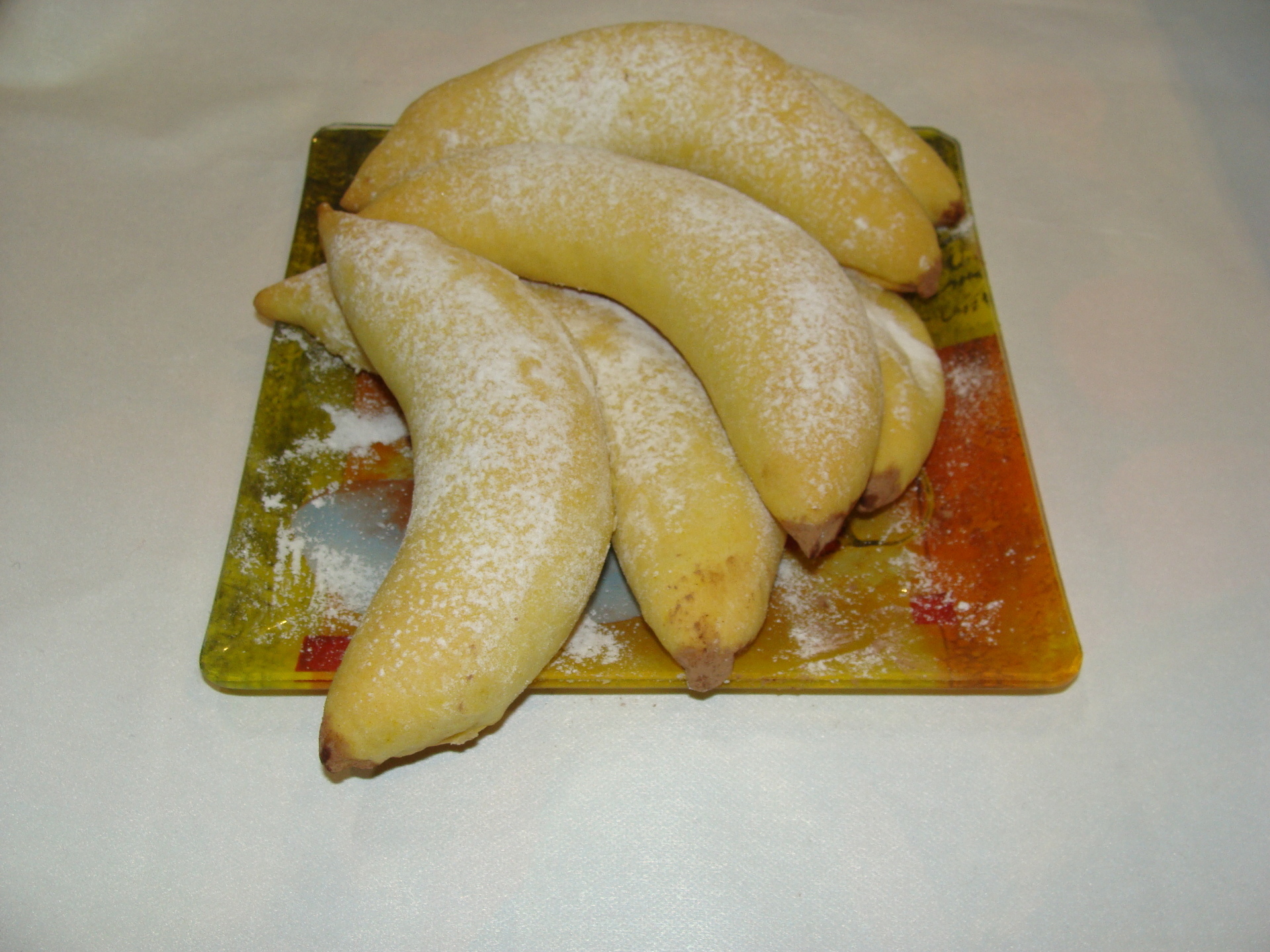 Фото к рецепту: Печенье (пирожное) "бананы"