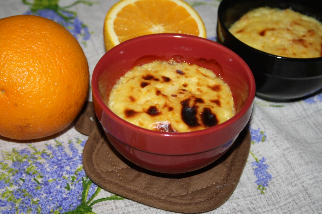 Запеченный апельсиновый рисовый пудинг с курагой