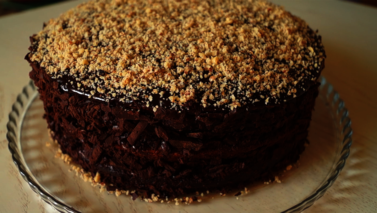 Фото к рецепту: Шоколадно-ореховый торт | нежный, сочный и очень вкусный 