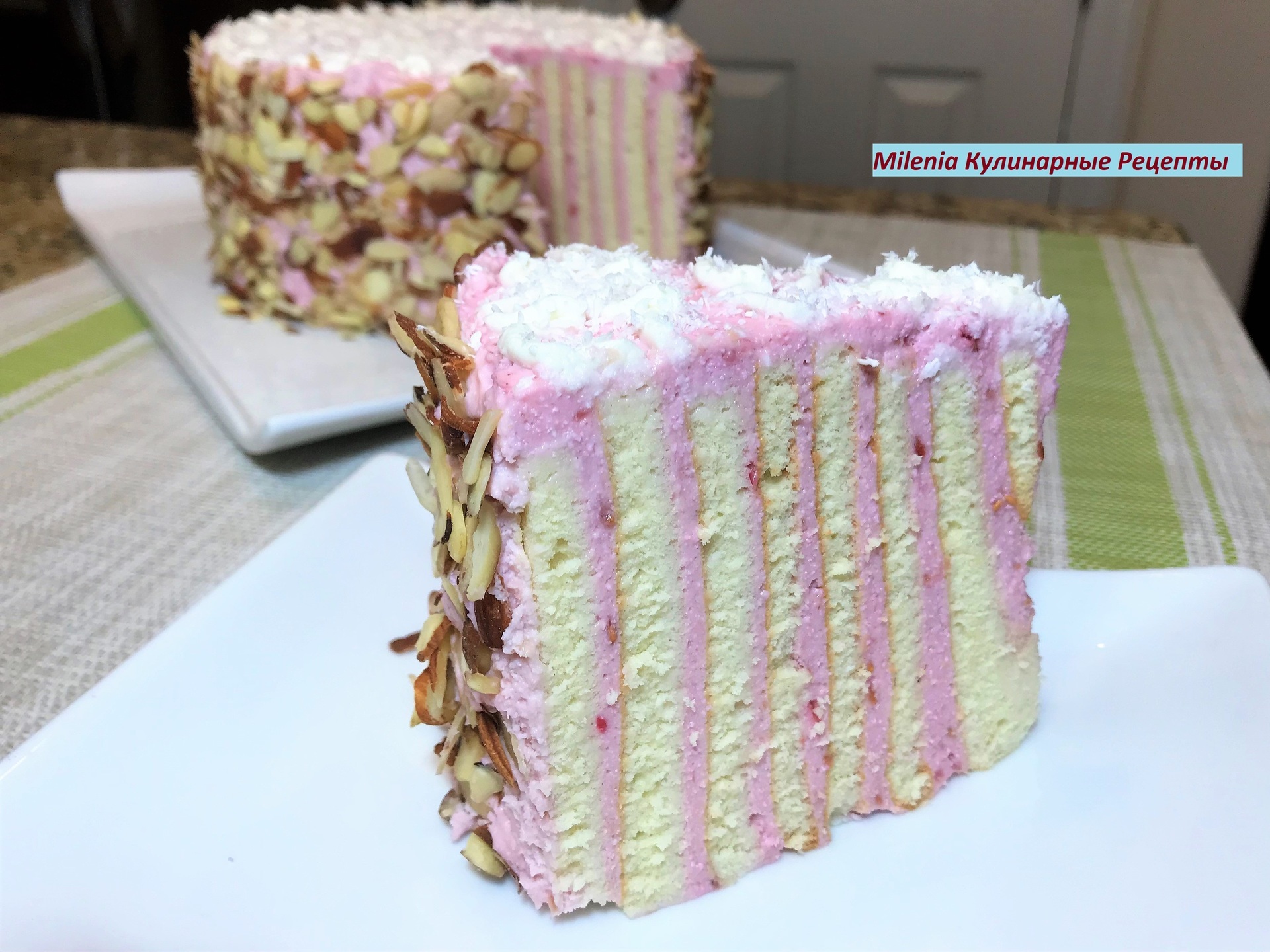Фото к рецепту: Праздничный торт нежность с творожно- ягодным кремом. 