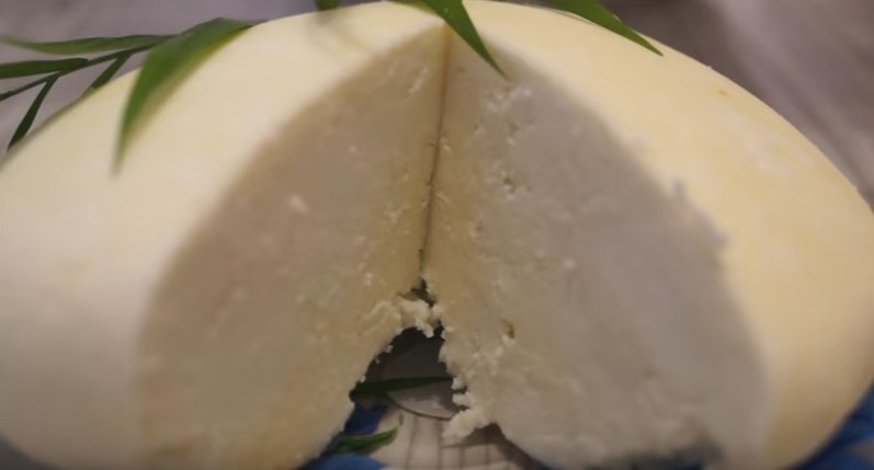 Фото к рецепту: Домашний сыр из молока. 