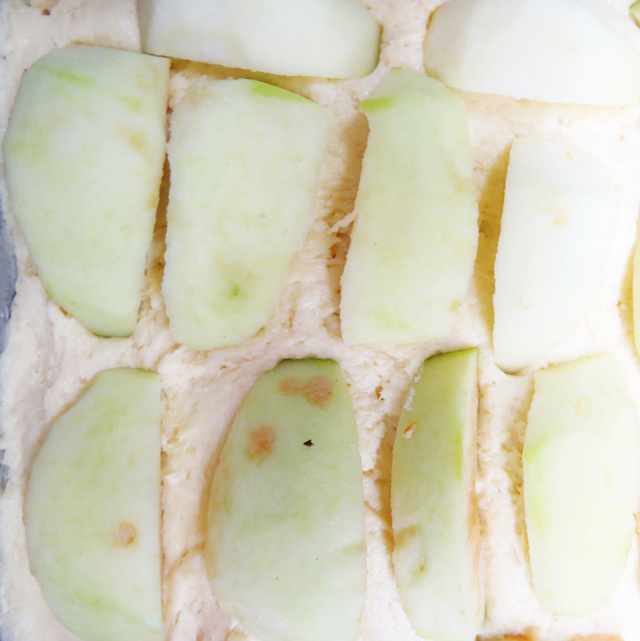 Творожный пирог с яблоками и кокосовой карамелью: шаг 6