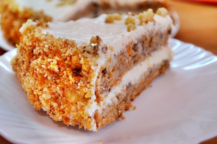 Фото к рецепту: Морковный торт с орехами – самый лучший рецепт