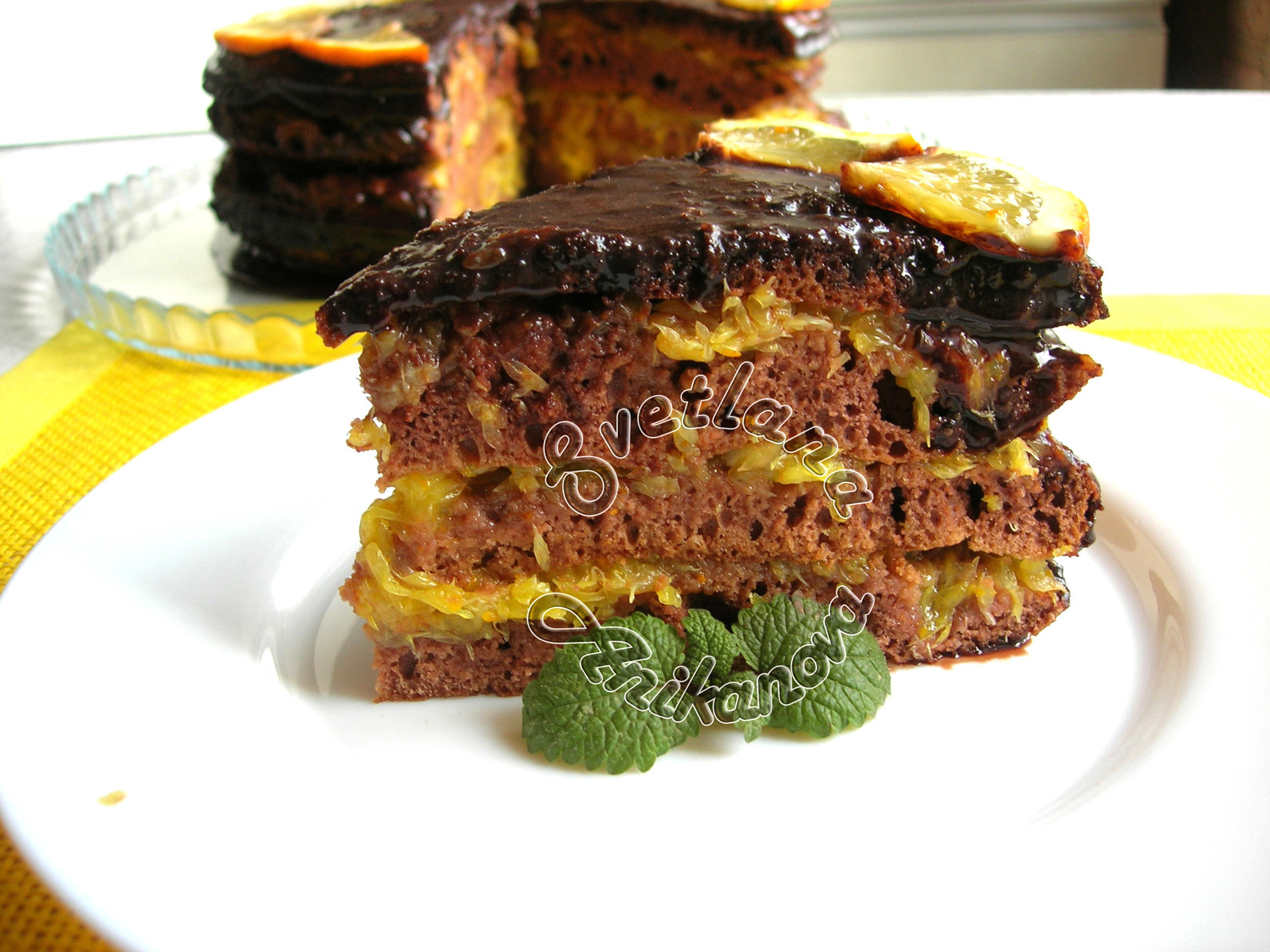 Фото к рецепту: Шоколадный торт "бразилия" с апельсиновым конфи