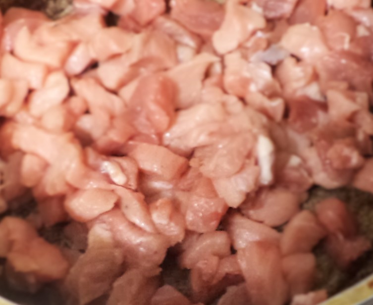 Плов "праздничный салют" к 23 февраля со свининой и карамелизированными помидорками черри.: шаг 1