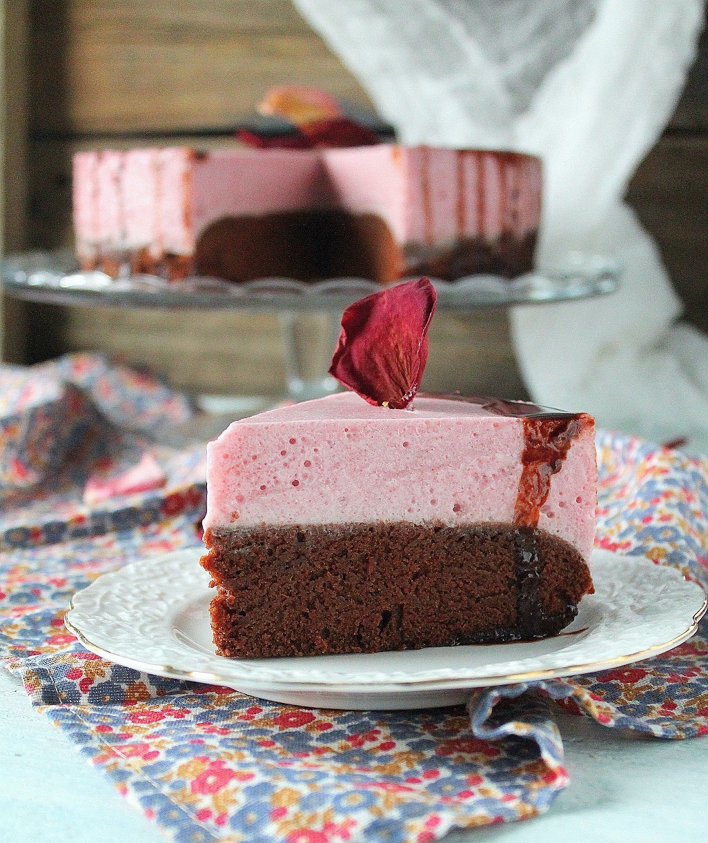 Фото к рецепту: Постный торт-суфле "вишневое удовольствие" + шоколадная постная глазурь