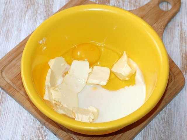 Чизкейк с сыром и разноцветным муссом : шаг 1