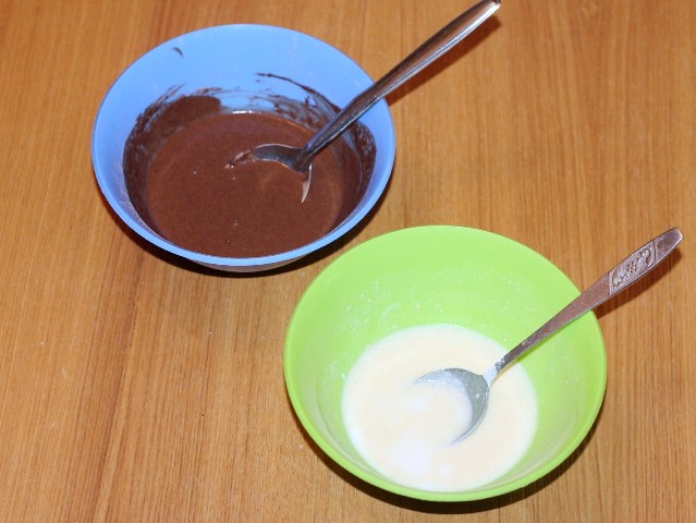 Шоколадно ванильный десерт "день и ночь": шаг 2
