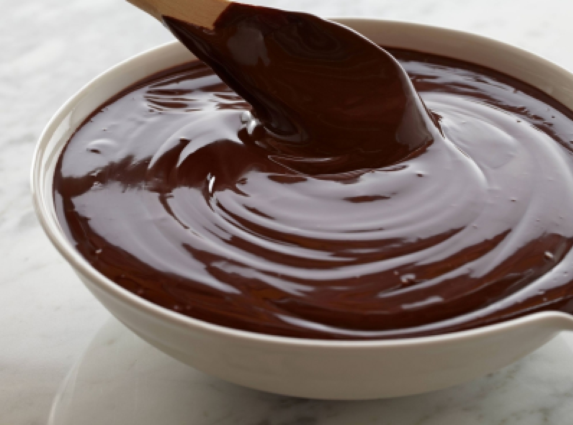 Фото к рецепту: Шоколадная помадка (глазурь)