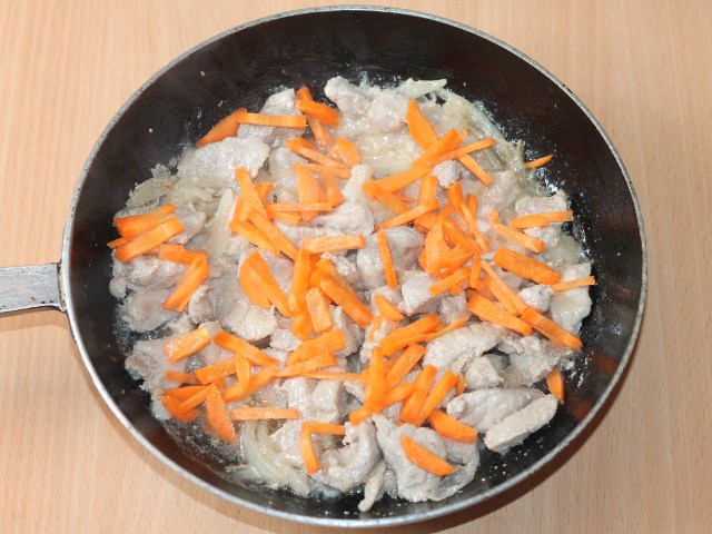 Маринованная свинина с рисом и овощами: шаг 6